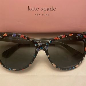 Kate Spade Daesha Sunnies!